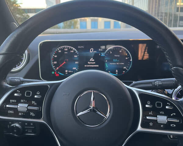 Серый Мерседес ГЛА-Класс, объемом двигателя 1.99 л и пробегом 105 тыс. км за 31900 $, фото 6 на Automoto.ua