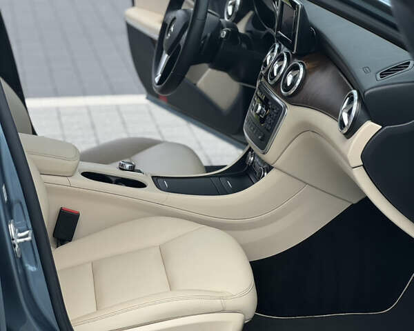 Синій Мерседес ГЛА-Клас, об'ємом двигуна 2 л та пробігом 152 тис. км за 15990 $, фото 36 на Automoto.ua