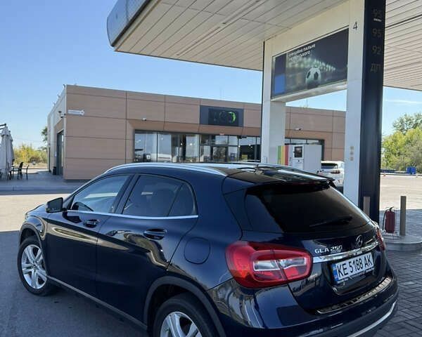 Синій Мерседес ГЛА-Клас, об'ємом двигуна 2 л та пробігом 140 тис. км за 19500 $, фото 3 на Automoto.ua