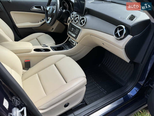 Синий Мерседес ГЛА-Класс, объемом двигателя 1.99 л и пробегом 154 тыс. км за 18500 $, фото 24 на Automoto.ua