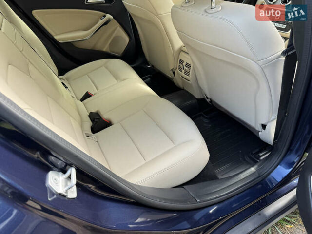 Синий Мерседес ГЛА-Класс, объемом двигателя 1.99 л и пробегом 154 тыс. км за 18500 $, фото 25 на Automoto.ua