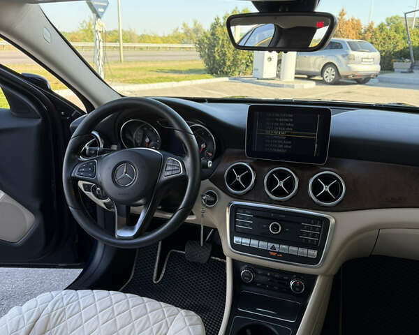 Синий Мерседес ГЛА-Класс, объемом двигателя 1.99 л и пробегом 140 тыс. км за 19500 $, фото 30 на Automoto.ua