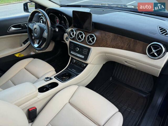 Синий Мерседес ГЛА-Класс, объемом двигателя 1.99 л и пробегом 155 тыс. км за 18500 $, фото 11 на Automoto.ua