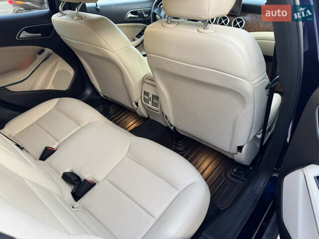 Синий Мерседес ГЛА-Класс, объемом двигателя 1.99 л и пробегом 155 тыс. км за 18500 $, фото 13 на Automoto.ua