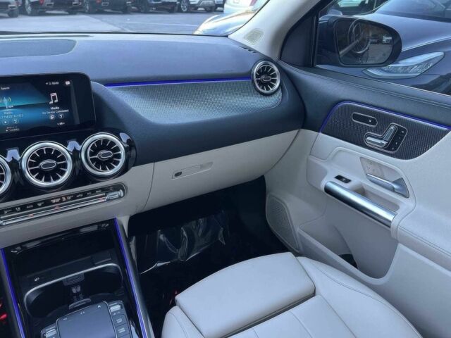 Синий Мерседес ГЛА-Класс, объемом двигателя 2 л и пробегом 27 тыс. км за 11000 $, фото 5 на Automoto.ua