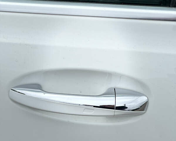 Белый Мерседес GLB-Class, объемом двигателя 1.99 л и пробегом 44 тыс. км за 34500 $, фото 9 на Automoto.ua