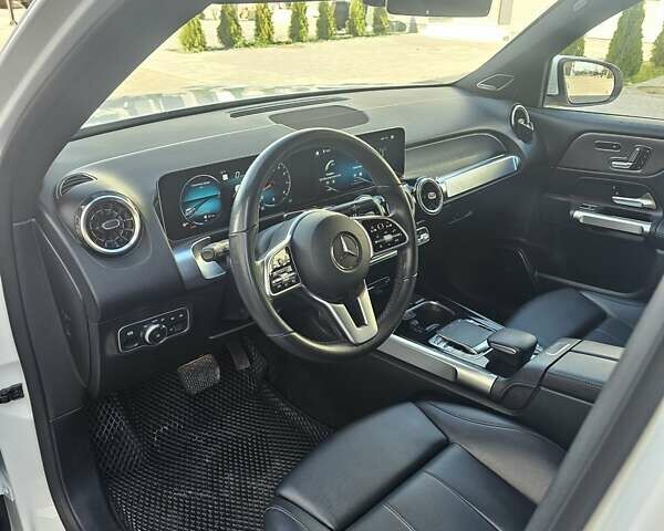 Белый Мерседес GLB-Class, объемом двигателя 1.99 л и пробегом 71 тыс. км за 29500 $, фото 8 на Automoto.ua