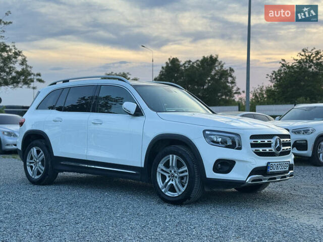 Белый Мерседес GLB-Class, объемом двигателя 1.99 л и пробегом 21 тыс. км за 28999 $, фото 2 на Automoto.ua