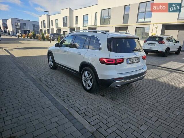 Белый Мерседес GLB-Class, объемом двигателя 1.99 л и пробегом 71 тыс. км за 29500 $, фото 6 на Automoto.ua
