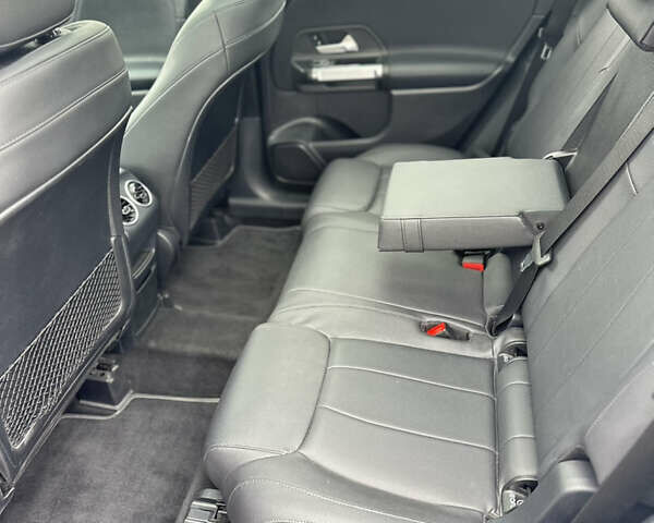 Белый Мерседес GLB-Class, объемом двигателя 1.99 л и пробегом 44 тыс. км за 34500 $, фото 20 на Automoto.ua