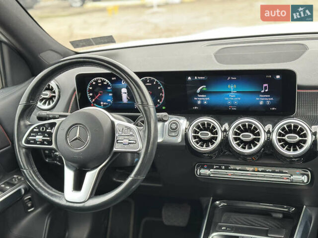 Белый Мерседес GLB-Class, объемом двигателя 1.99 л и пробегом 44 тыс. км за 34500 $, фото 27 на Automoto.ua