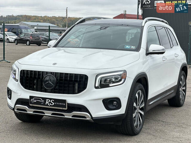 Белый Мерседес GLB-Class, объемом двигателя 1.99 л и пробегом 44 тыс. км за 34500 $, фото 3 на Automoto.ua