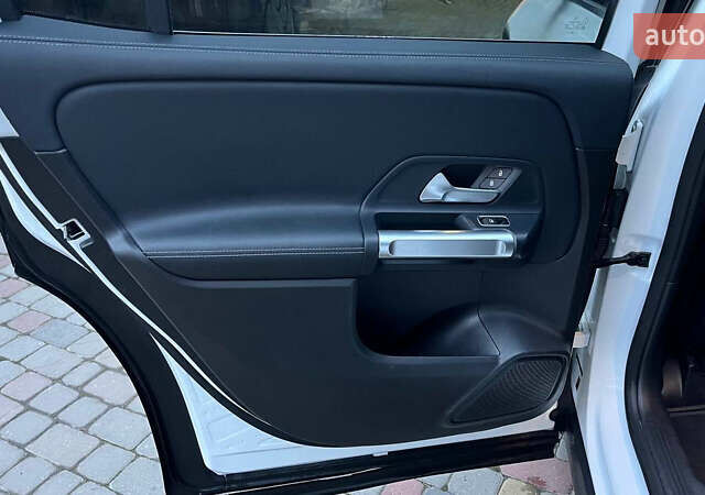 Білий Мерседес GLB-Class, об'ємом двигуна 2 л та пробігом 100 тис. км за 28900 $, фото 27 на Automoto.ua