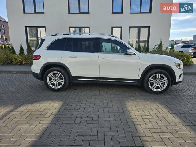 Белый Мерседес GLB-Class, объемом двигателя 1.99 л и пробегом 71 тыс. км за 29500 $, фото 4 на Automoto.ua