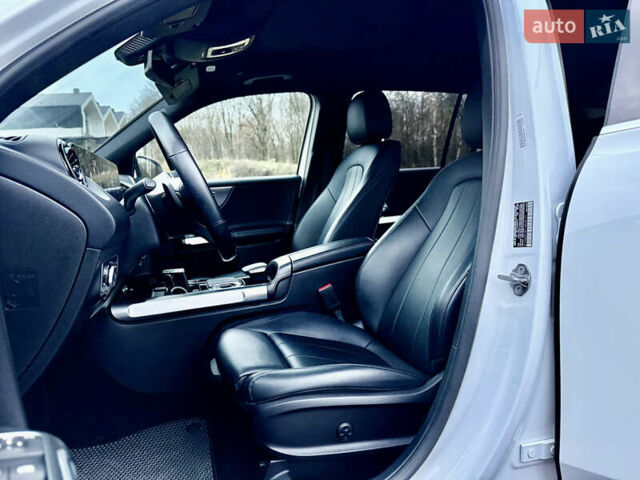 Білий Мерседес GLB-Class, об'ємом двигуна 1.99 л та пробігом 21 тис. км за 28999 $, фото 51 на Automoto.ua