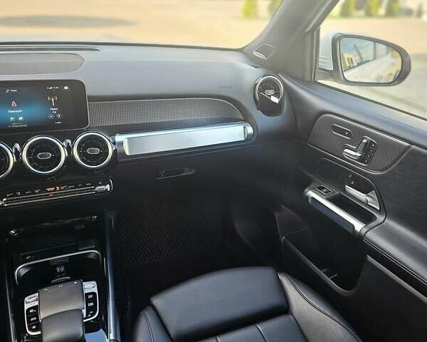 Белый Мерседес GLB-Class, объемом двигателя 1.99 л и пробегом 71 тыс. км за 29500 $, фото 11 на Automoto.ua