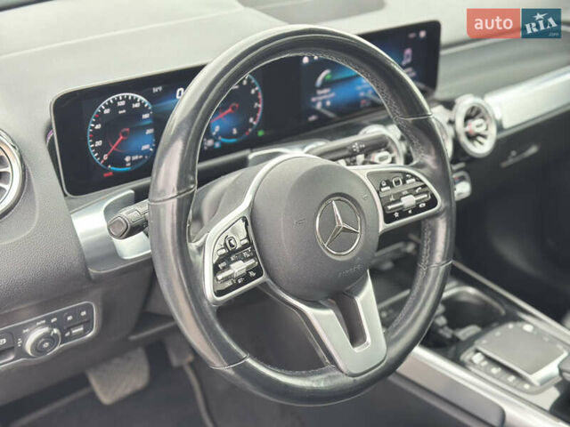 Белый Мерседес GLB-Class, объемом двигателя 1.99 л и пробегом 44 тыс. км за 34500 $, фото 16 на Automoto.ua