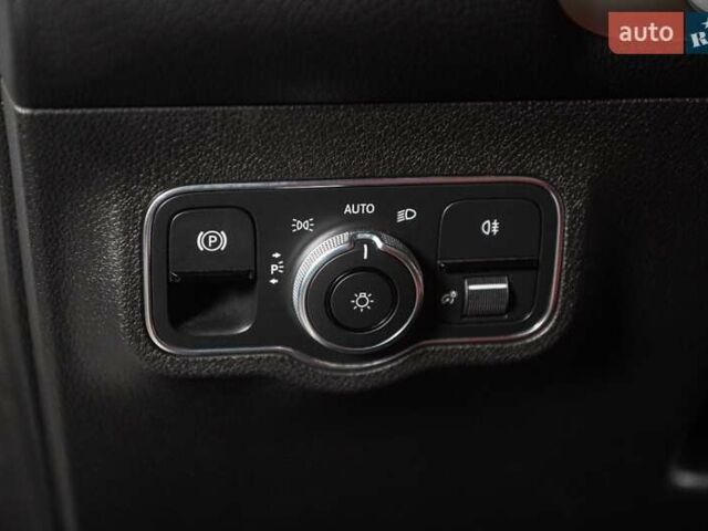 Білий Мерседес GLB-Class, об'ємом двигуна 1.99 л та пробігом 59 тис. км за 29900 $, фото 43 на Automoto.ua