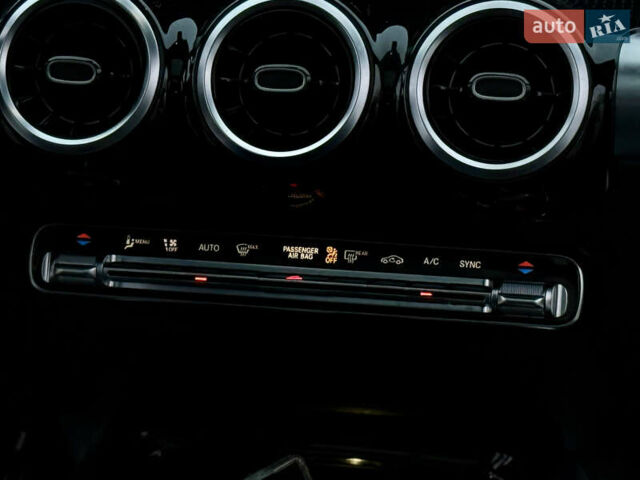 Білий Мерседес GLB-Class, об'ємом двигуна 1.99 л та пробігом 21 тис. км за 28999 $, фото 71 на Automoto.ua