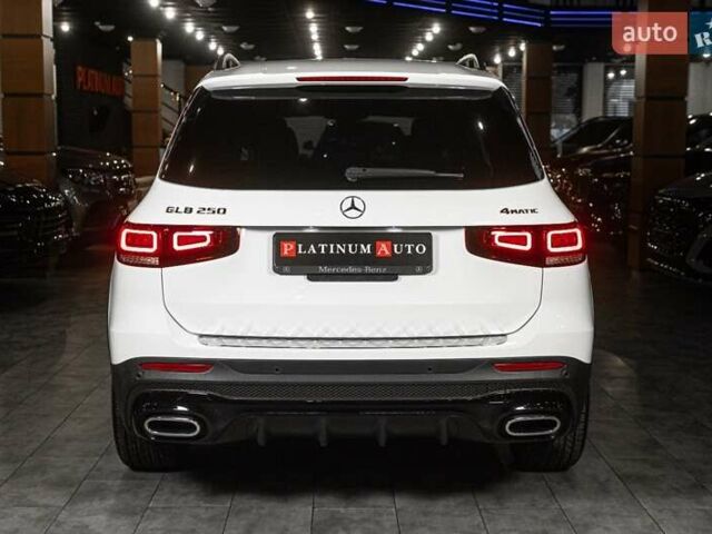 Білий Мерседес GLB-Class, об'ємом двигуна 1.99 л та пробігом 59 тис. км за 29900 $, фото 52 на Automoto.ua