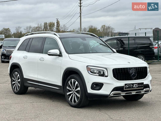 Белый Мерседес GLB-Class, объемом двигателя 1.99 л и пробегом 44 тыс. км за 34500 $, фото 5 на Automoto.ua
