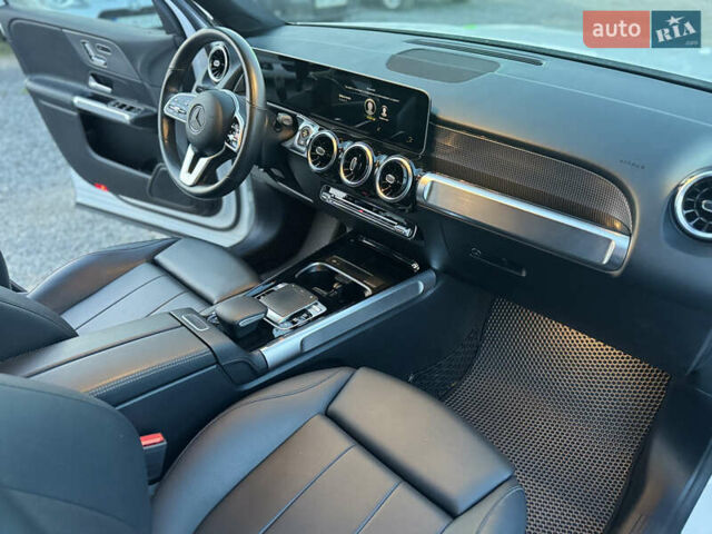 Белый Мерседес GLB-Class, объемом двигателя 1.99 л и пробегом 21 тыс. км за 28999 $, фото 31 на Automoto.ua