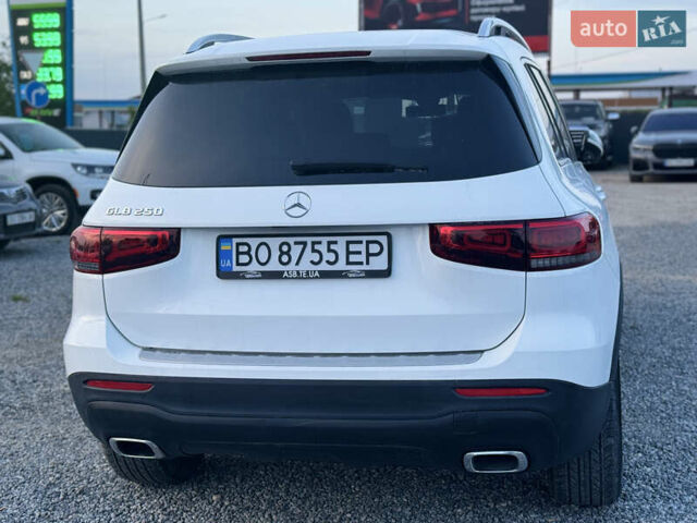 Белый Мерседес GLB-Class, объемом двигателя 1.99 л и пробегом 21 тыс. км за 28999 $, фото 8 на Automoto.ua