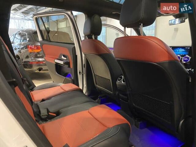 Белый Мерседес GLB-Class, объемом двигателя 1.99 л и пробегом 59 тыс. км за 29999 $, фото 45 на Automoto.ua