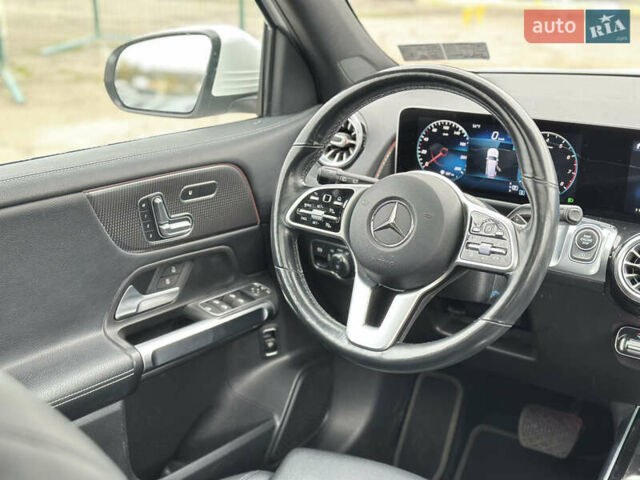 Белый Мерседес GLB-Class, объемом двигателя 1.99 л и пробегом 44 тыс. км за 34500 $, фото 26 на Automoto.ua