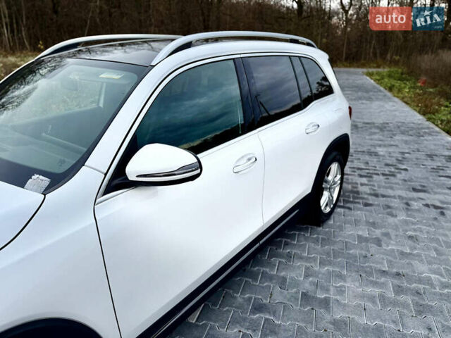 Білий Мерседес GLB-Class, об'ємом двигуна 1.99 л та пробігом 21 тис. км за 28999 $, фото 22 на Automoto.ua