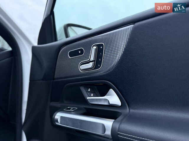 Білий Мерседес GLB-Class, об'ємом двигуна 1.99 л та пробігом 21 тис. км за 28999 $, фото 76 на Automoto.ua