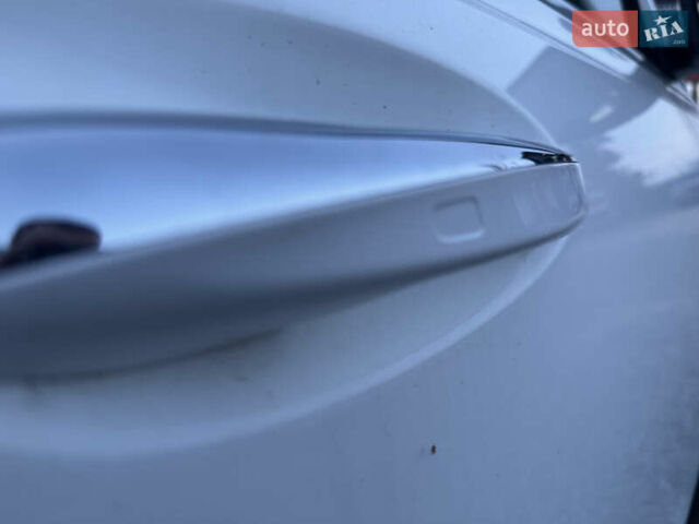 Белый Мерседес GLB-Class, объемом двигателя 1.99 л и пробегом 21 тыс. км за 28999 $, фото 51 на Automoto.ua