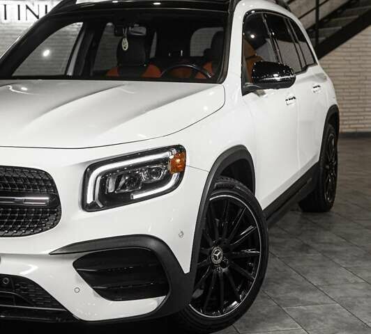 Білий Мерседес GLB-Class, об'ємом двигуна 1.99 л та пробігом 59 тис. км за 29900 $, фото 5 на Automoto.ua