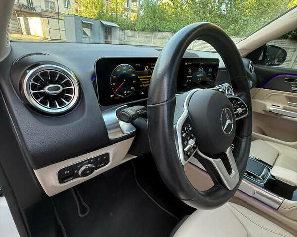 Білий Мерседес GLB-Class, об'ємом двигуна 1.99 л та пробігом 51 тис. км за 33000 $, фото 23 на Automoto.ua