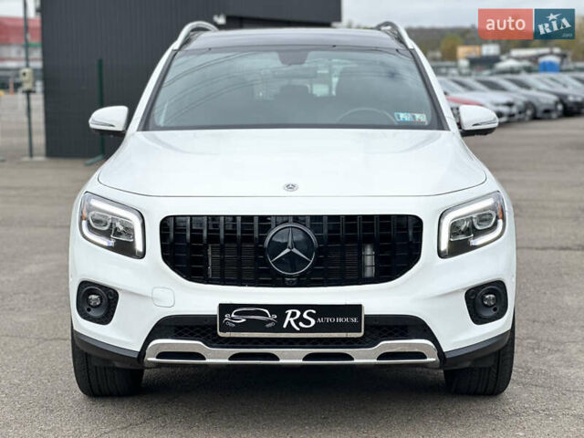 Белый Мерседес GLB-Class, объемом двигателя 1.99 л и пробегом 44 тыс. км за 34500 $, фото 4 на Automoto.ua