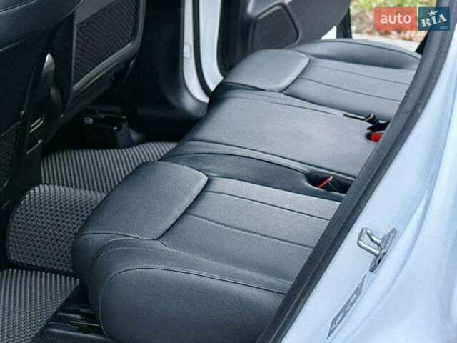 Білий Мерседес GLB-Class, об'ємом двигуна 1.99 л та пробігом 21 тис. км за 28999 $, фото 58 на Automoto.ua