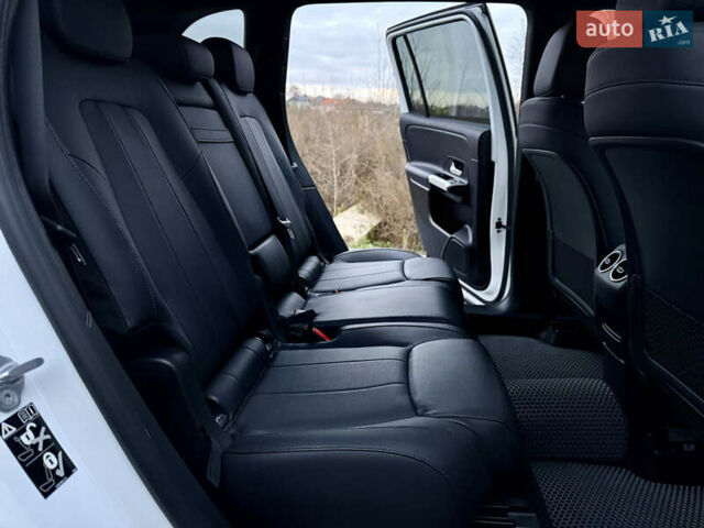 Білий Мерседес GLB-Class, об'ємом двигуна 1.99 л та пробігом 21 тис. км за 28999 $, фото 66 на Automoto.ua