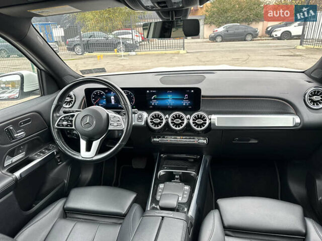 Белый Мерседес GLB-Class, объемом двигателя 1.99 л и пробегом 44 тыс. км за 34500 $, фото 25 на Automoto.ua