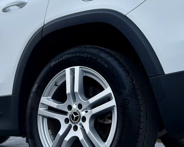 Білий Мерседес GLB-Class, об'ємом двигуна 1.99 л та пробігом 21 тис. км за 28999 $, фото 38 на Automoto.ua