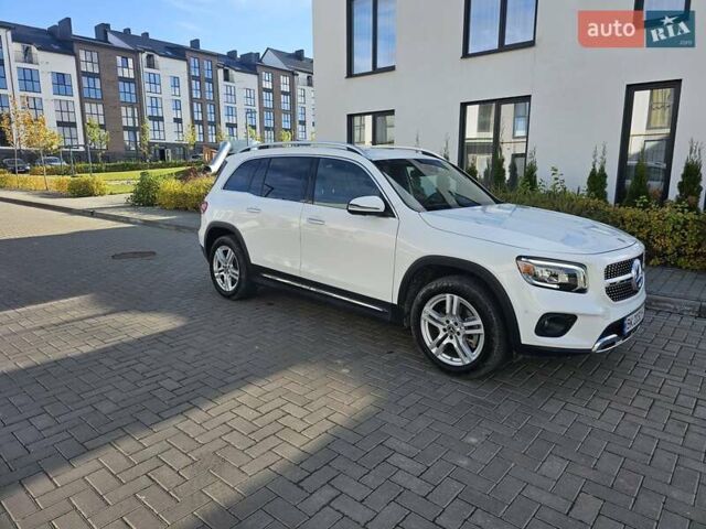 Белый Мерседес GLB-Class, объемом двигателя 1.99 л и пробегом 71 тыс. км за 29500 $, фото 3 на Automoto.ua