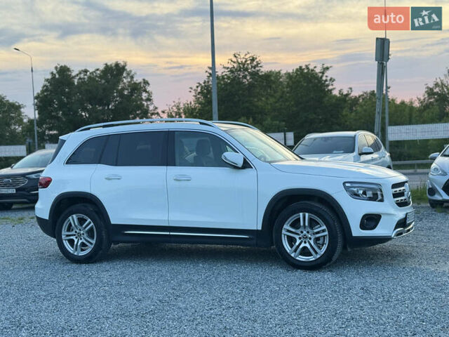 Белый Мерседес GLB-Class, объемом двигателя 1.99 л и пробегом 21 тыс. км за 28999 $, фото 3 на Automoto.ua