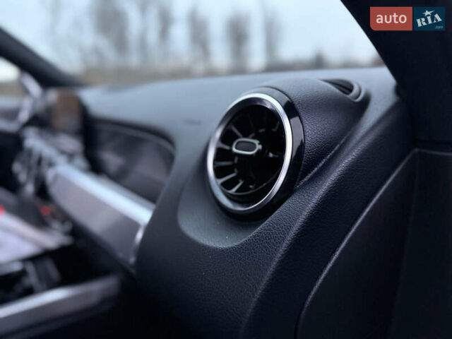 Білий Мерседес GLB-Class, об'ємом двигуна 1.99 л та пробігом 21 тис. км за 28999 $, фото 80 на Automoto.ua