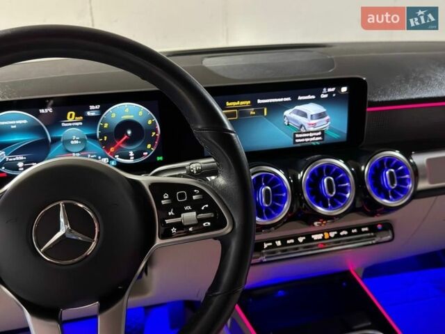 Белый Мерседес GLB-Class, объемом двигателя 1.99 л и пробегом 55 тыс. км за 33000 $, фото 31 на Automoto.ua