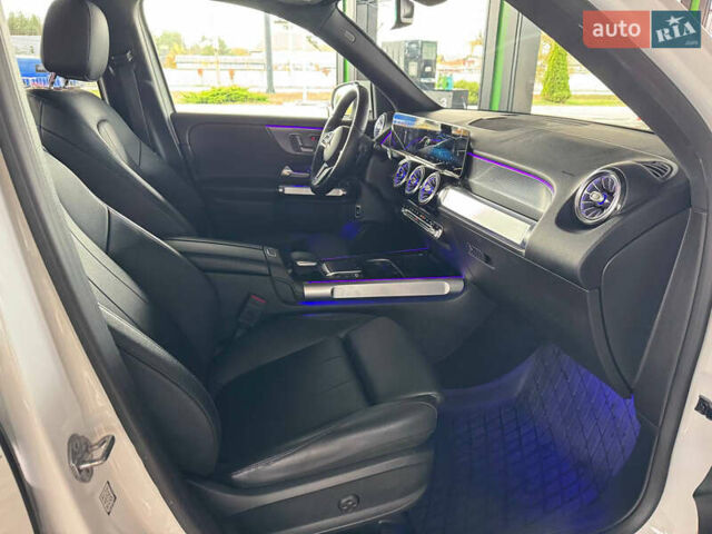 Белый Мерседес GLB-Class, объемом двигателя 2 л и пробегом 84 тыс. км за 30900 $, фото 27 на Automoto.ua