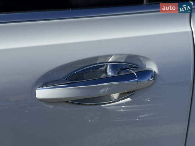 Белый Мерседес GLB-Class, объемом двигателя 2 л и пробегом 123 тыс. км за 27500 $, фото 7 на Automoto.ua
