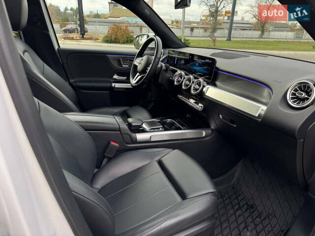 Белый Мерседес GLB-Class, объемом двигателя 2 л и пробегом 84 тыс. км за 30900 $, фото 24 на Automoto.ua