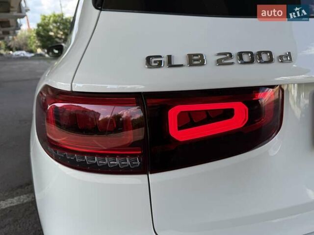 Белый Мерседес GLB-Class, объемом двигателя 1.95 л и пробегом 43 тыс. км за 38500 $, фото 30 на Automoto.ua