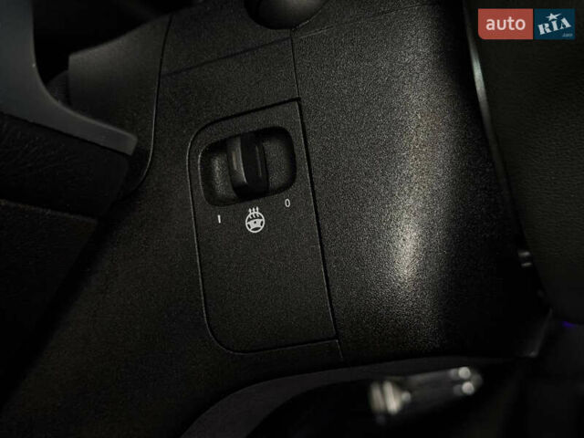 Белый Мерседес GLB-Class, объемом двигателя 2 л и пробегом 84 тыс. км за 30900 $, фото 32 на Automoto.ua