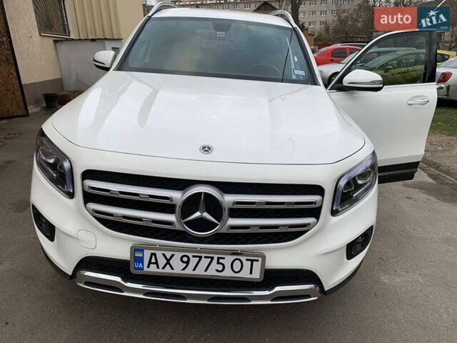 Белый Мерседес GLB-Class, объемом двигателя 1.99 л и пробегом 52 тыс. км за 33999 $, фото 9 на Automoto.ua