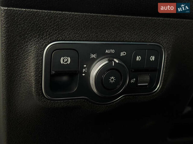 Белый Мерседес GLB-Class, объемом двигателя 2 л и пробегом 84 тыс. км за 30900 $, фото 28 на Automoto.ua